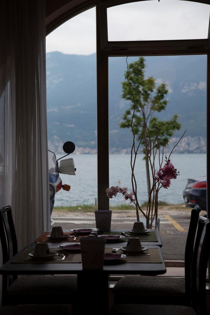 Piccolo Hotel Direkt Am See Brenzone sul Garda Kültér fotó