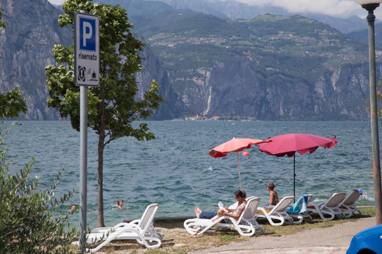 Piccolo Hotel Direkt Am See Brenzone sul Garda Kültér fotó